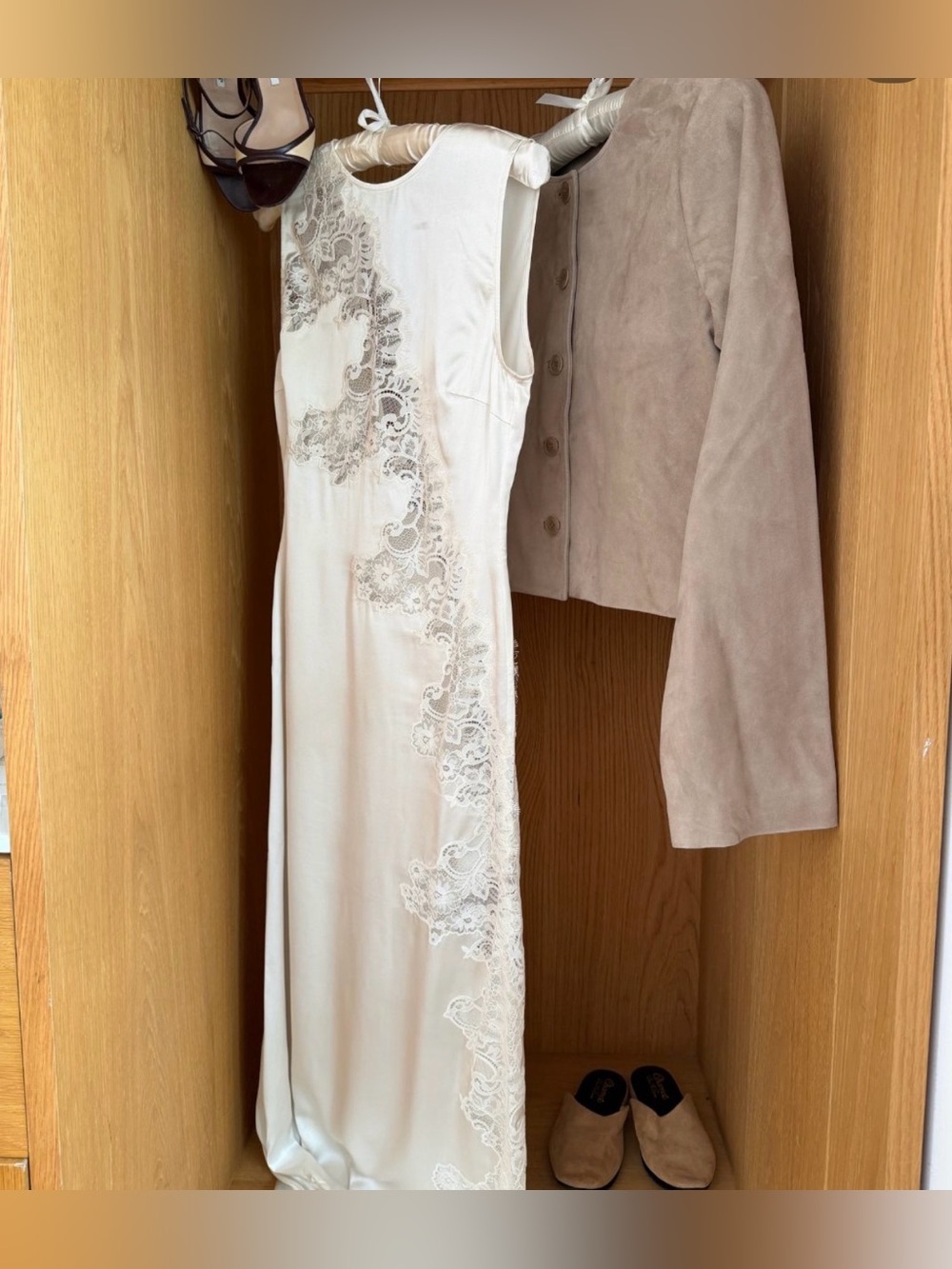 SRG - BRIAR SILK MAXI DRESS. - Picture 3 of 12